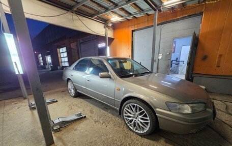 Toyota Camry, 1999 год, 1 100 000 рублей, 24 фотография