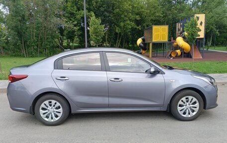 KIA Rio IV, 2017 год, 995 000 рублей, 3 фотография