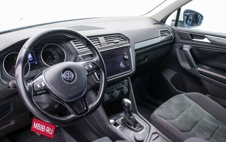 Volkswagen Tiguan II, 2019 год, 1 970 000 рублей, 9 фотография