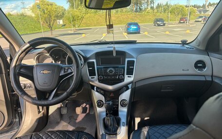 Chevrolet Cruze II, 2009 год, 650 000 рублей, 3 фотография
