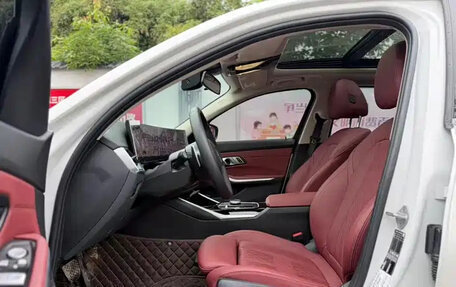 BMW 3 серия, 2023 год, 2 742 000 рублей, 7 фотография