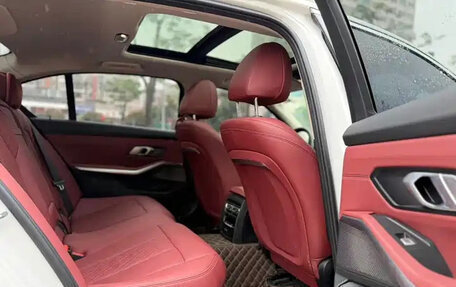 BMW 3 серия, 2023 год, 2 742 000 рублей, 12 фотография