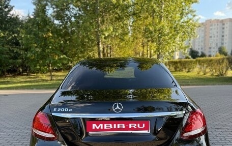 Mercedes-Benz E-Класс, 2020 год, 2 900 000 рублей, 4 фотография