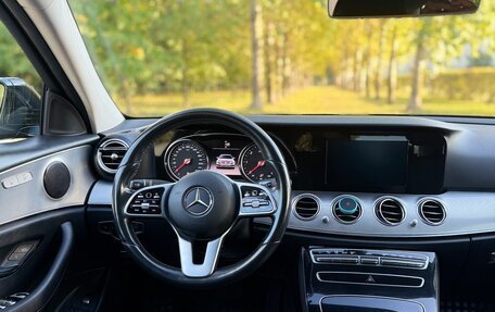 Mercedes-Benz E-Класс, 2020 год, 2 900 000 рублей, 19 фотография