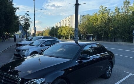 Mercedes-Benz E-Класс, 2020 год, 2 900 000 рублей, 34 фотография