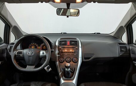 Toyota Auris II, 2010 год, 1 200 000 рублей, 21 фотография