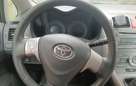 Toyota Auris II, 2009 год, 7 фотография