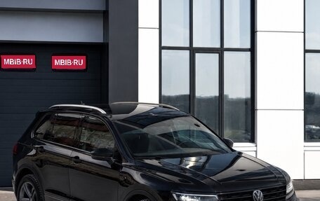 Volkswagen Tiguan II, 2018 год, 2 490 000 рублей, 1 фотография