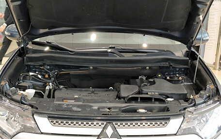 Mitsubishi Outlander III рестайлинг 3, 2020 год, 1 990 000 рублей, 9 фотография