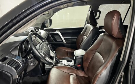 Toyota Land Cruiser Prado 150 рестайлинг 2, 2017 год, 3 490 000 рублей, 15 фотография