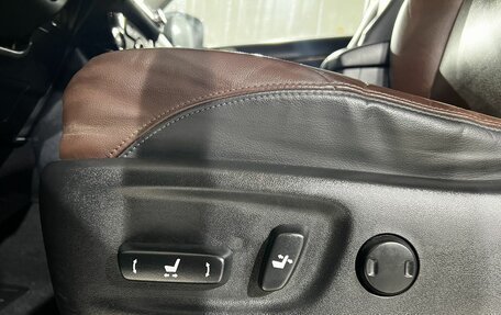 Toyota Land Cruiser Prado 150 рестайлинг 2, 2017 год, 3 490 000 рублей, 17 фотография