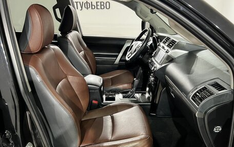 Toyota Land Cruiser Prado 150 рестайлинг 2, 2017 год, 3 490 000 рублей, 18 фотография
