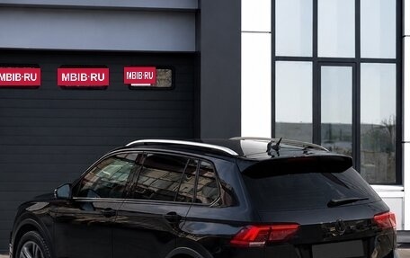 Volkswagen Tiguan II, 2018 год, 2 490 000 рублей, 4 фотография