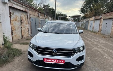 Volkswagen T-Roc I, 2020 год, 2 490 000 рублей, 3 фотография