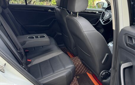 Volkswagen T-Roc I, 2020 год, 2 490 000 рублей, 20 фотография