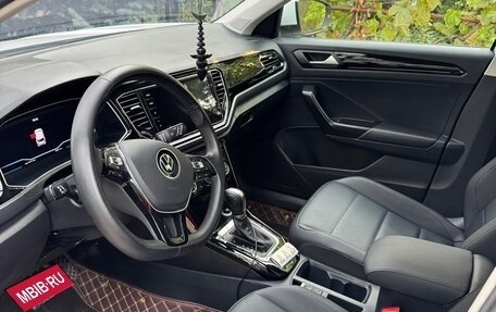 Volkswagen T-Roc I, 2020 год, 2 490 000 рублей, 27 фотография