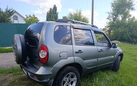 Chevrolet Niva I рестайлинг, 2011 год, 450 000 рублей, 3 фотография