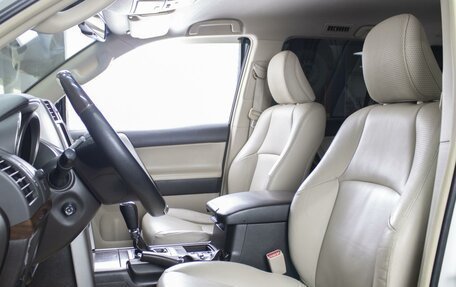 Toyota Land Cruiser Prado 150 рестайлинг 2, 2010 год, 2 390 000 рублей, 8 фотография