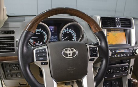 Toyota Land Cruiser Prado 150 рестайлинг 2, 2010 год, 2 390 000 рублей, 11 фотография