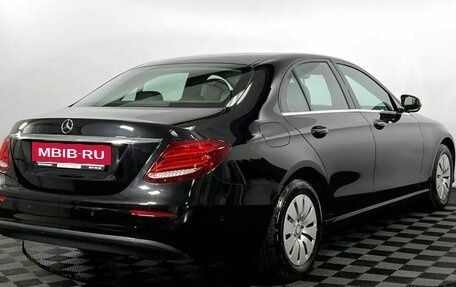 Mercedes-Benz E-Класс, 2016 год, 2 200 000 рублей, 6 фотография