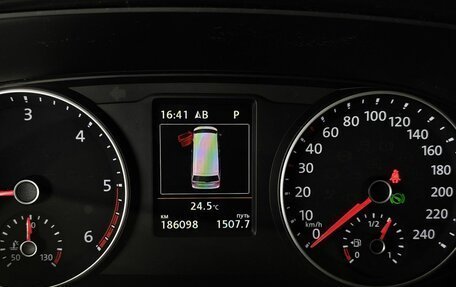 Volkswagen Multivan T6 рестайлинг, 2015 год, 2 939 000 рублей, 15 фотография