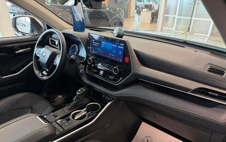 Toyota Highlander, 2021 год, 5 379 900 рублей, 13 фотография