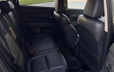 Mitsubishi Outlander III рестайлинг 3, 2019 год, 2 330 000 рублей, 7 фотография