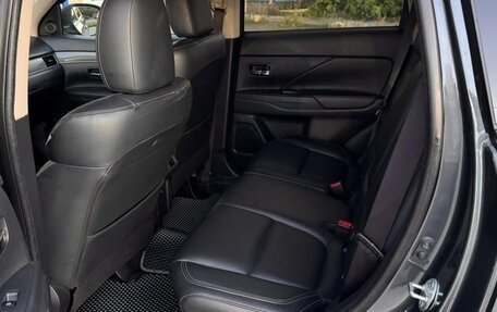 Mitsubishi Outlander III рестайлинг 3, 2019 год, 2 330 000 рублей, 8 фотография