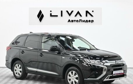 Mitsubishi Outlander III рестайлинг 3, 2019 год, 1 865 000 рублей, 1 фотография