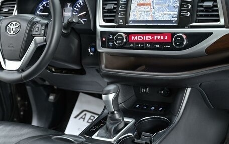 Toyota Highlander III, 2015 год, 2 655 000 рублей, 9 фотография