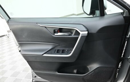 Toyota RAV4, 2021 год, 2 985 000 рублей, 9 фотография
