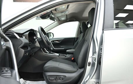 Toyota RAV4, 2021 год, 2 985 000 рублей, 10 фотография