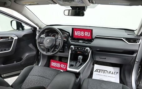 Toyota RAV4, 2021 год, 2 985 000 рублей, 6 фотография