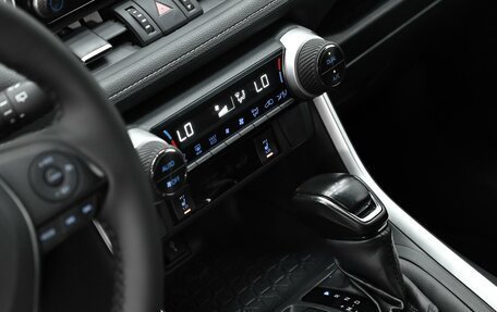 Toyota RAV4, 2021 год, 2 875 000 рублей, 10 фотография