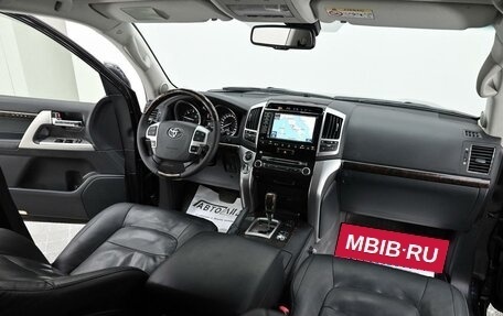Toyota Land Cruiser 200, 2015 год, 3 775 000 рублей, 6 фотография