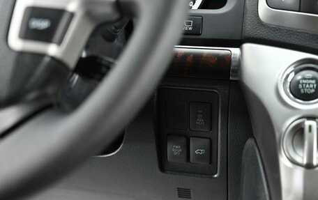 Toyota Land Cruiser 200, 2015 год, 3 775 000 рублей, 8 фотография