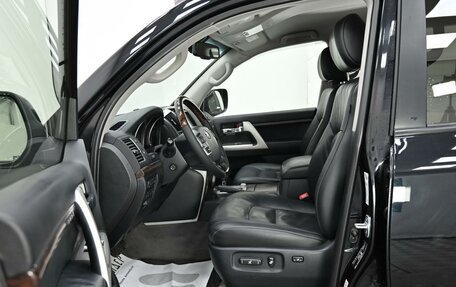 Toyota Land Cruiser 200, 2015 год, 3 775 000 рублей, 14 фотография