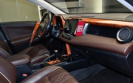 Toyota RAV4, 2016 год, 2 497 000 рублей, 10 фотография