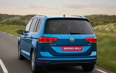 Volkswagen Touran III, 2016 год, 1 720 000 рублей, 4 фотография