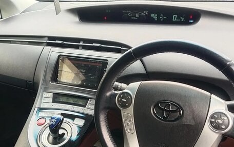 Toyota Prius, 2012 год, 21 фотография