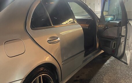 Mercedes-Benz E-Класс, 2004 год, 900 000 рублей, 4 фотография
