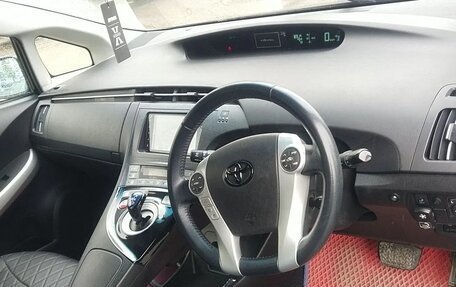 Toyota Prius, 2012 год, 24 фотография