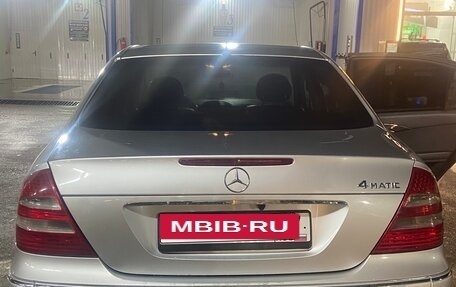 Mercedes-Benz E-Класс, 2004 год, 900 000 рублей, 5 фотография