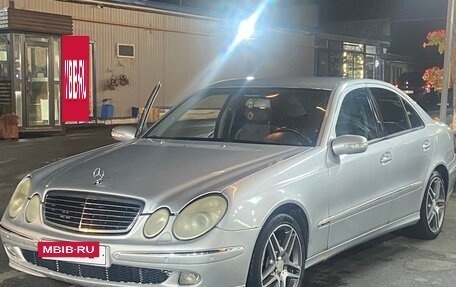 Mercedes-Benz E-Класс, 2004 год, 900 000 рублей, 3 фотография