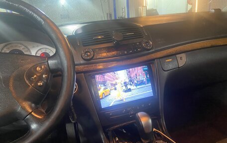 Mercedes-Benz E-Класс, 2004 год, 900 000 рублей, 8 фотография