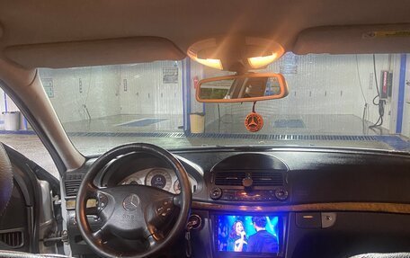 Mercedes-Benz E-Класс, 2004 год, 900 000 рублей, 12 фотография