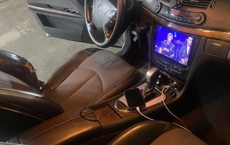 Mercedes-Benz E-Класс, 2004 год, 900 000 рублей, 15 фотография
