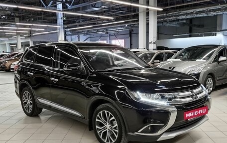 Mitsubishi Outlander III рестайлинг 3, 2016 год, 1 549 000 рублей, 2 фотография