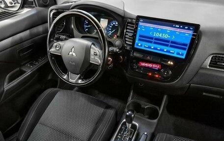 Mitsubishi Outlander III рестайлинг 3, 2016 год, 1 549 000 рублей, 9 фотография