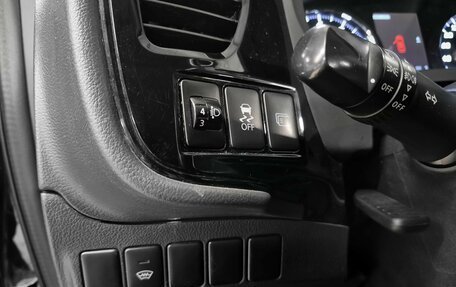 Mitsubishi Outlander III рестайлинг 3, 2016 год, 1 549 000 рублей, 20 фотография